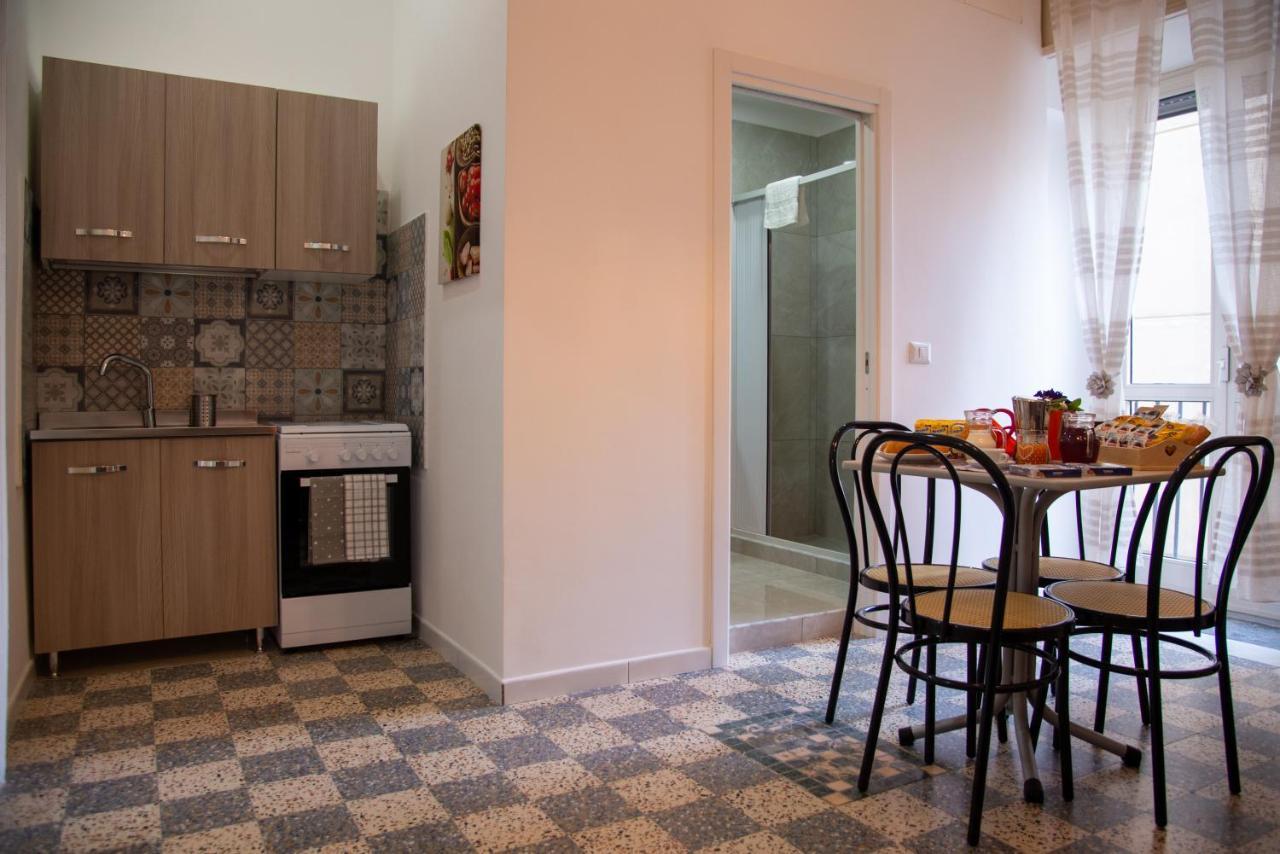 Domus Anticaglia By Domusextra Apartment Naples Exterior photo