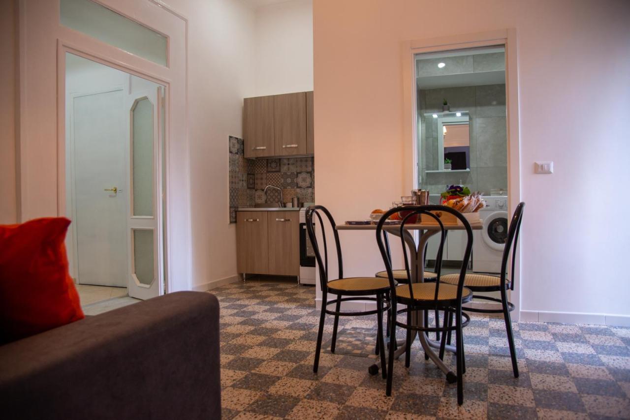 Domus Anticaglia By Domusextra Apartment Naples Exterior photo